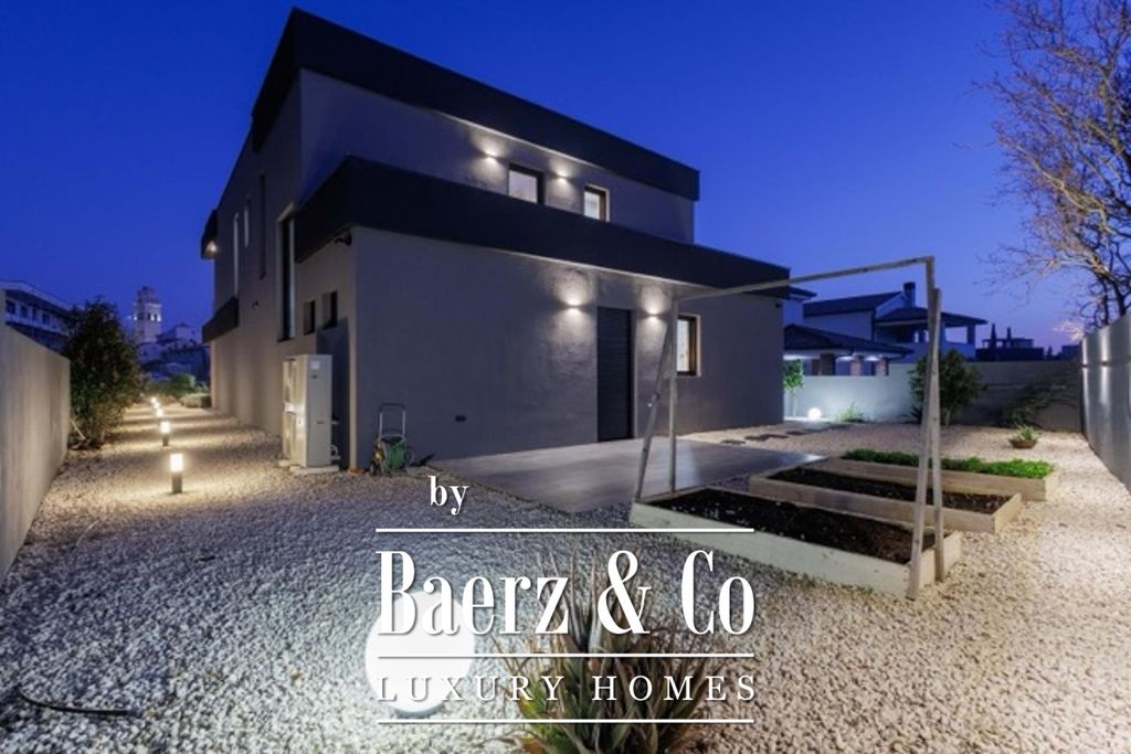 Property photo 3 of 35