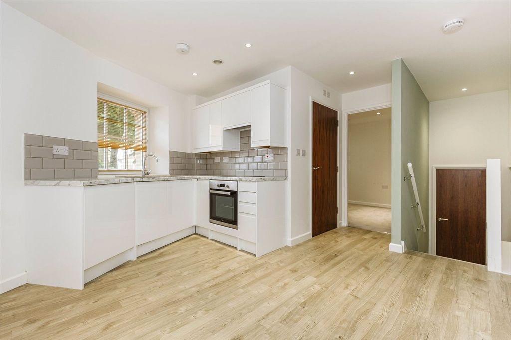 Property photo 1 of 10 Picture No. 24