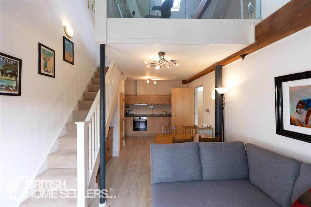 Property photo 2 of 21 Picture No. 22