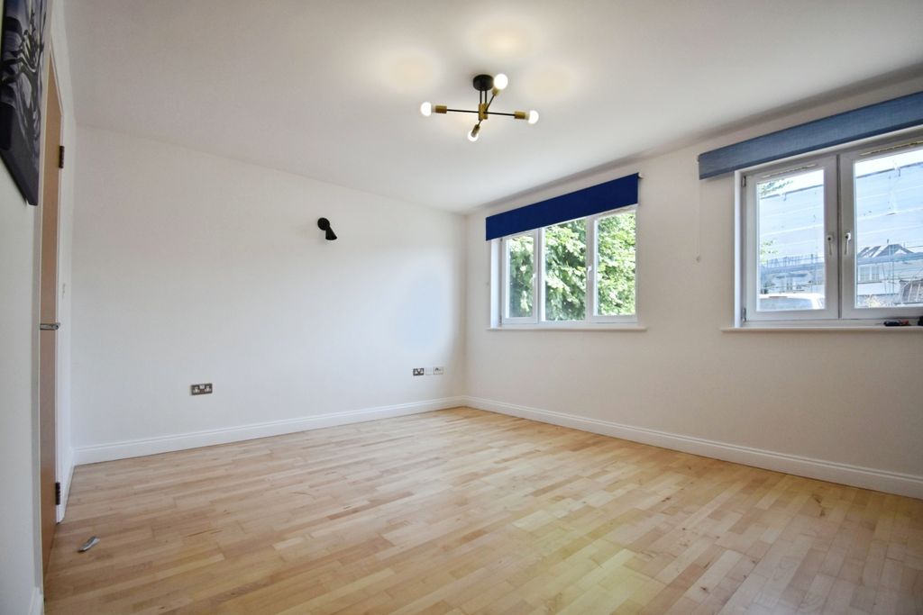 Property photo 1 of 9 4B129d35-Dsc_0732