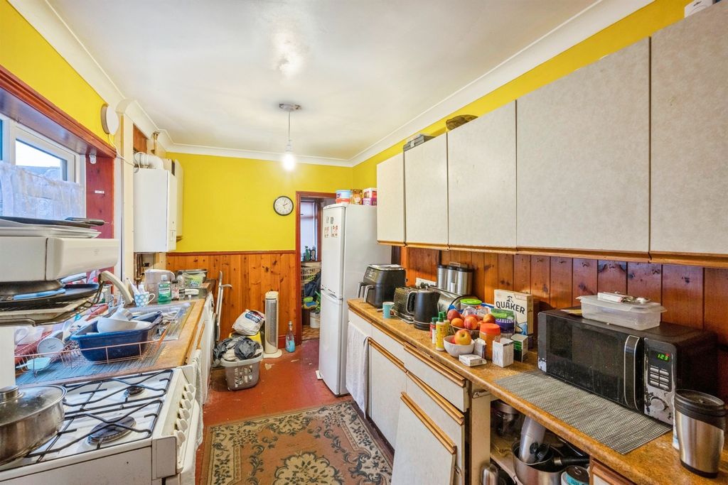 Property photo 3 of 11