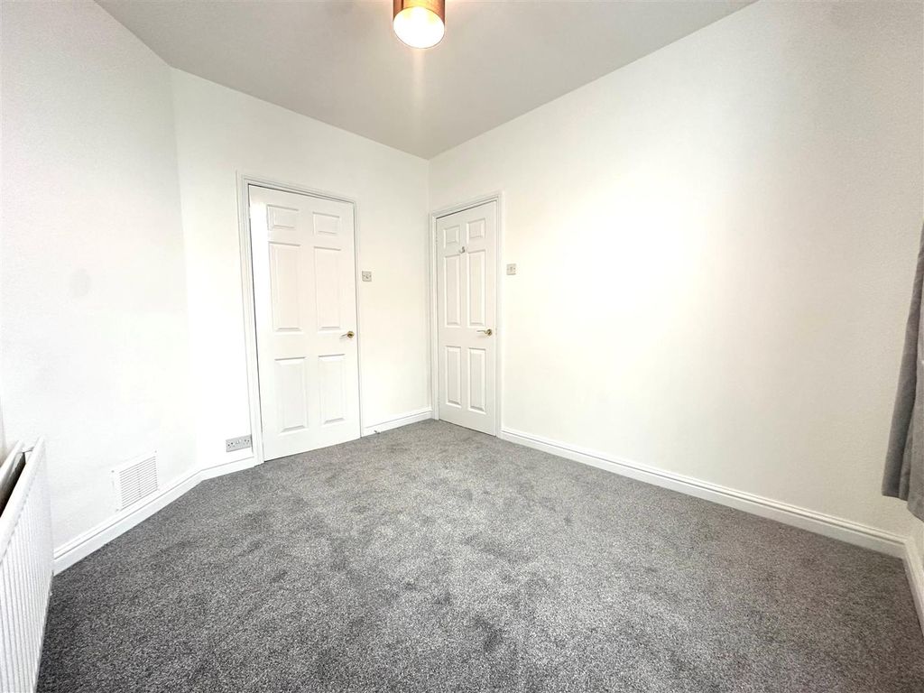 Property photo 3 of 15 Bedroom X 2.Jpg