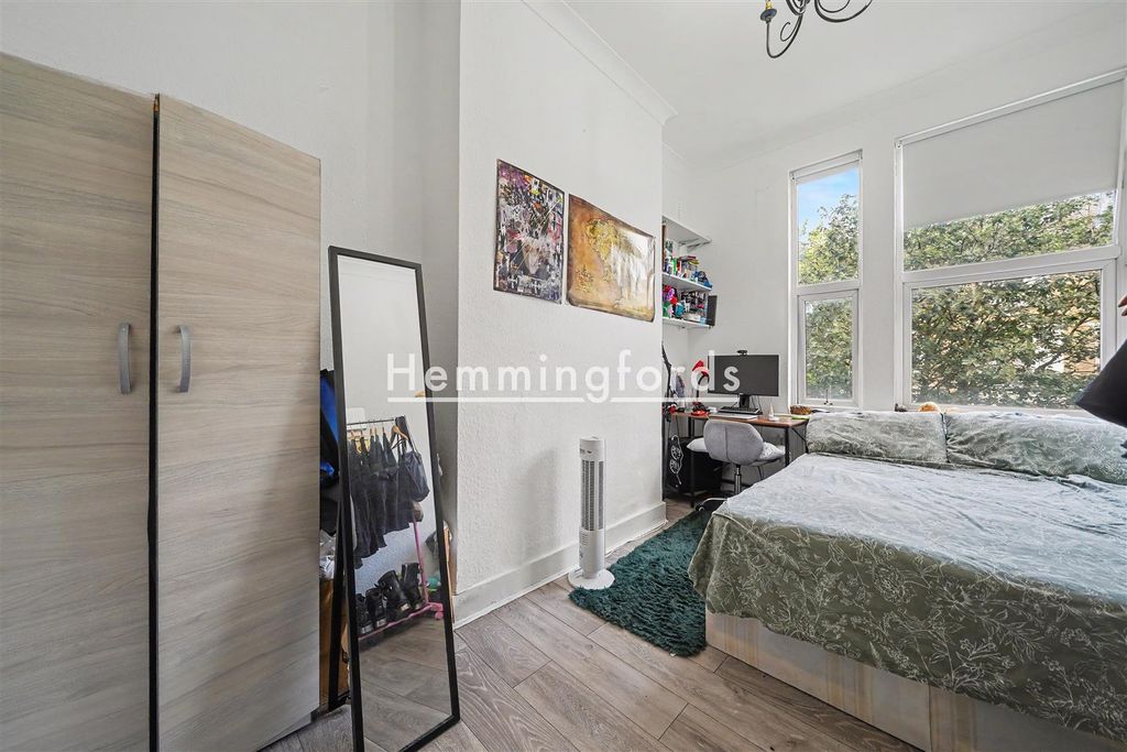 Property photo 2 of 15 Somerfield Road N4-2.Jpg