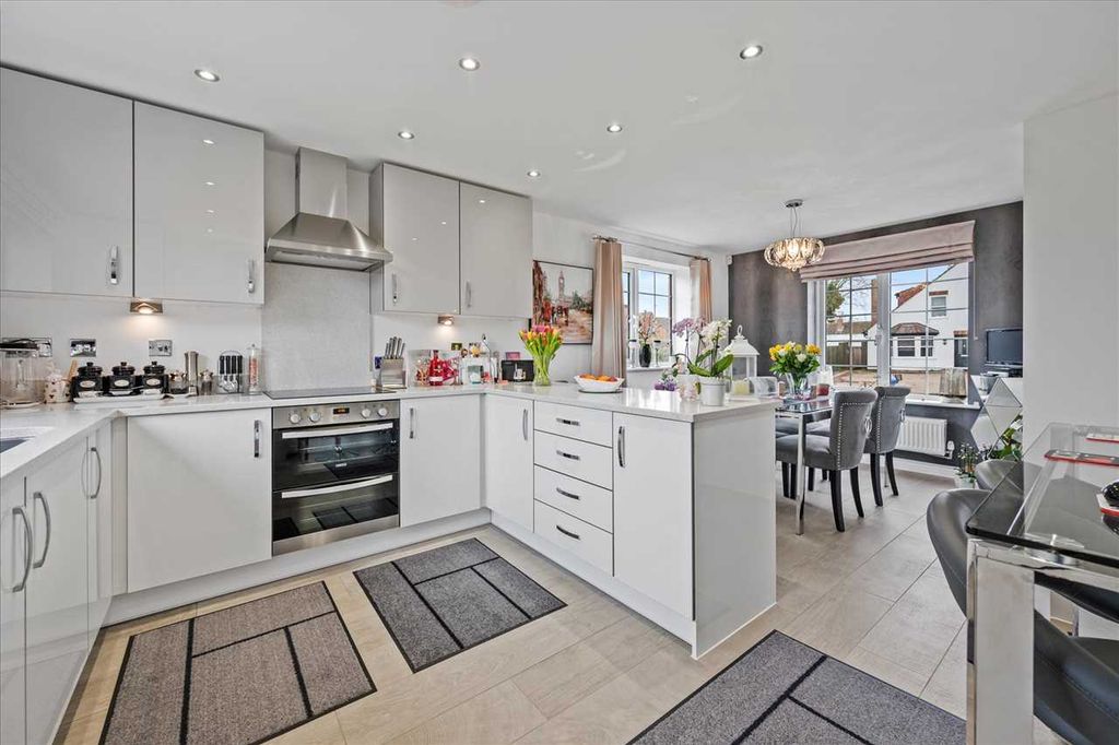 Property photo 3 of 25 Kitchen/Diner