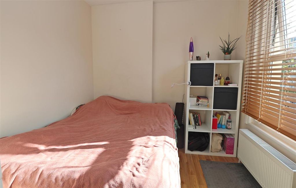 Property photo 3 of 5 Bedroom