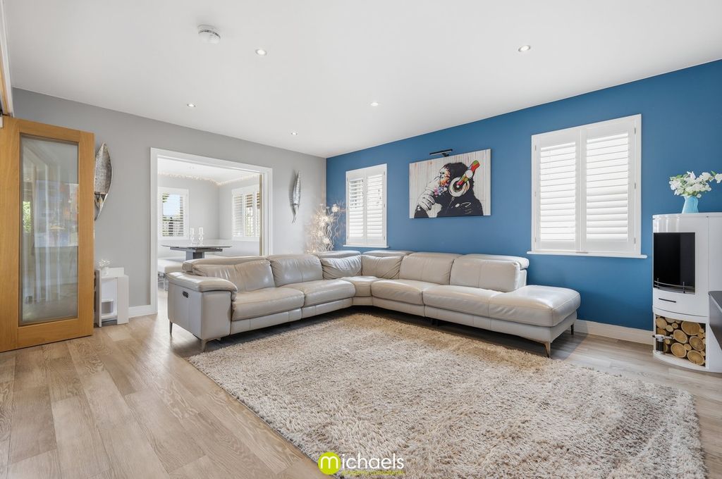 Property photo 3 of 51