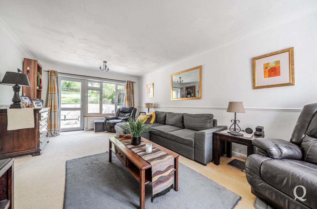 Property photo 3 of 23 B5F9d21c-3320-4Ae...