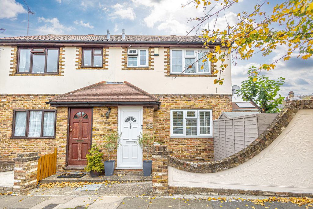 Property photo 1 of 18