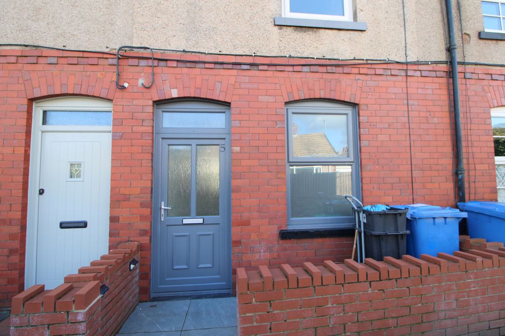 Property photo 2 of 11