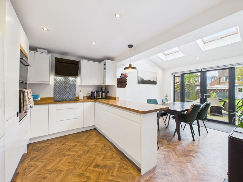 Property photo 2 of 28