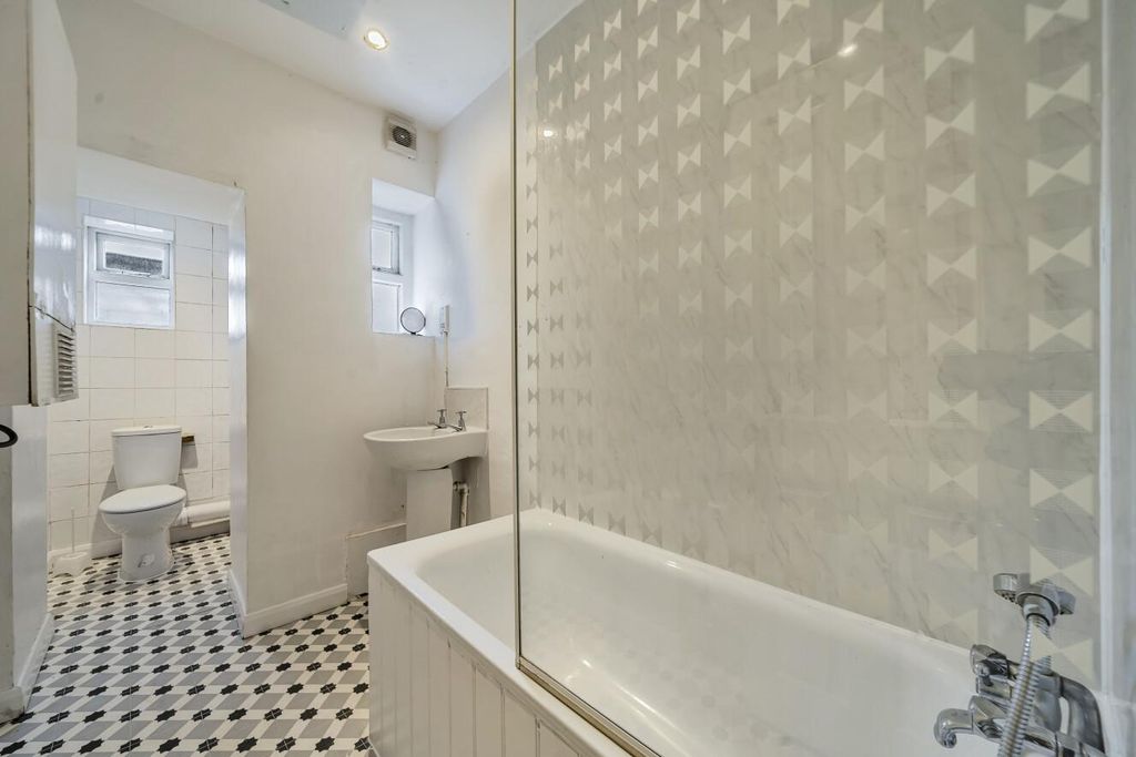 Property photo 3 of 11 Picture 3