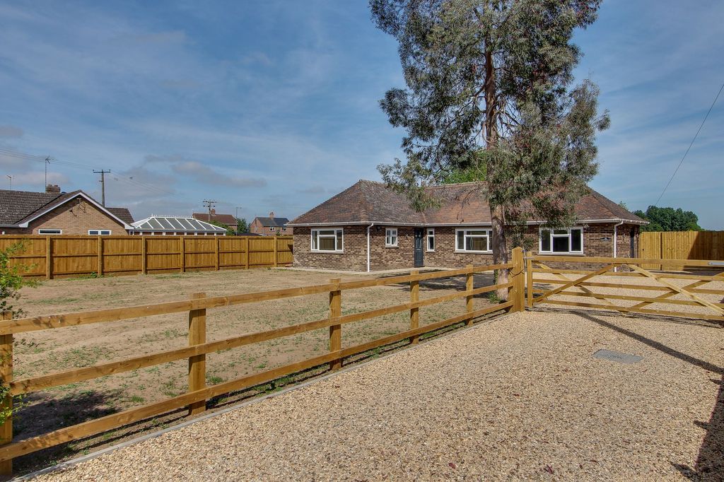 Property photo 1 of 31