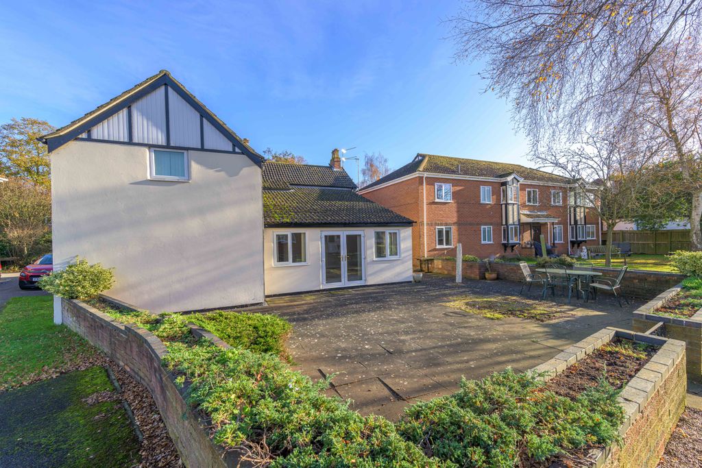 Property photo 2 of 16