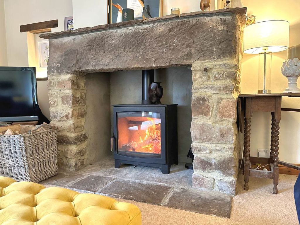 Property photo 3 of 20 Fire