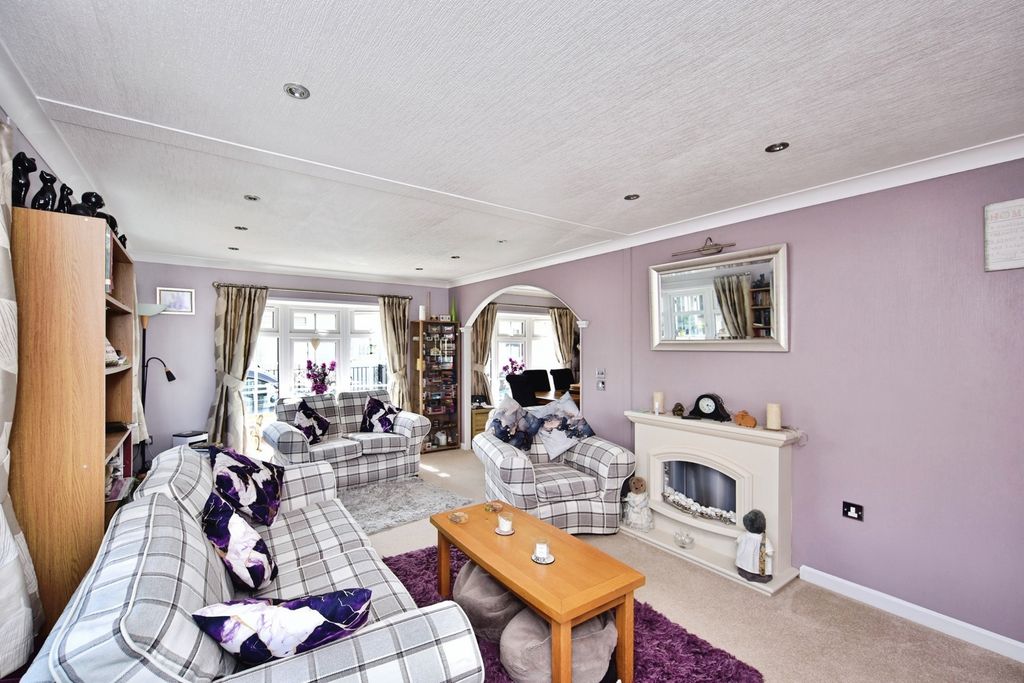 Property photo 2 of 19 Pbox-Img.Jpg