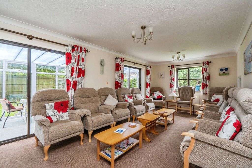 Property photo 3 of 16 Photo