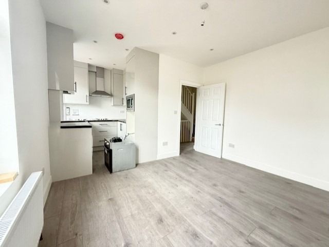 Property photo 3 of 13 4483962