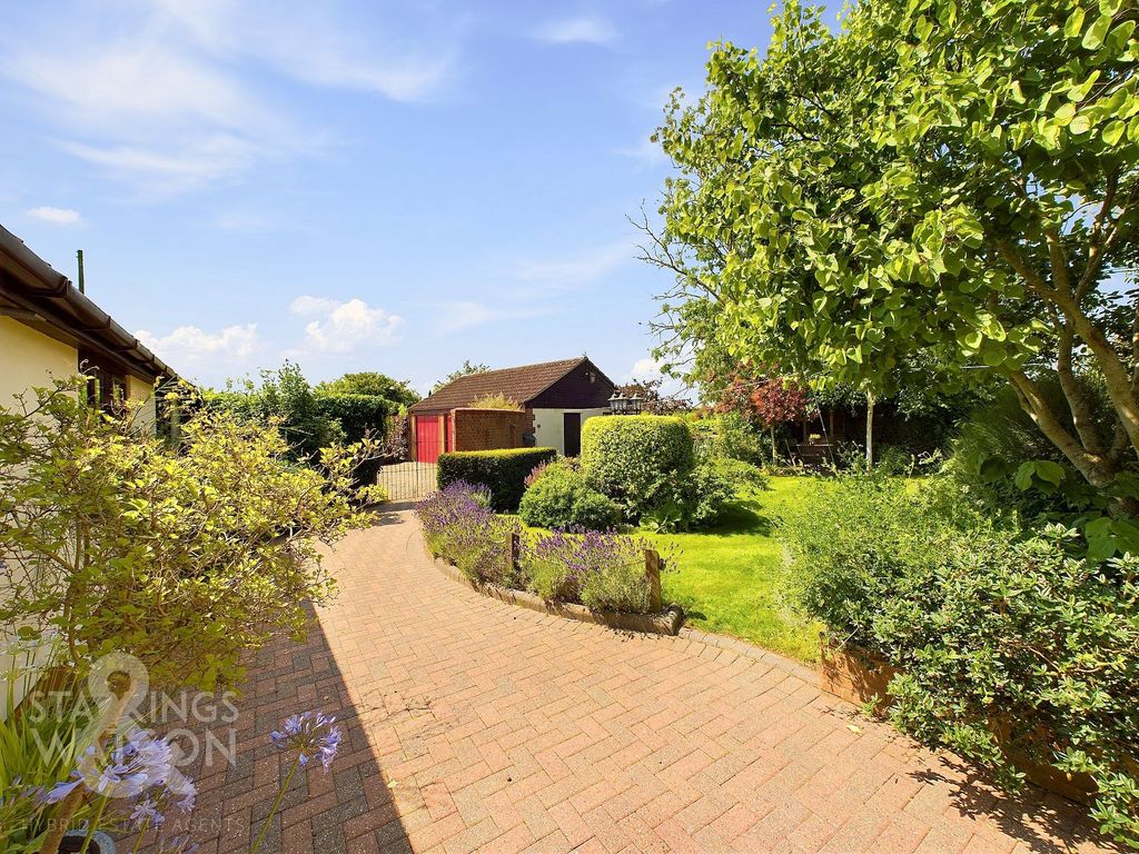 Property photo 3 of 35