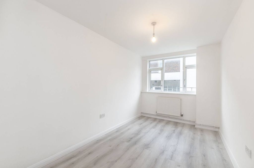 Property photo 1 of 4