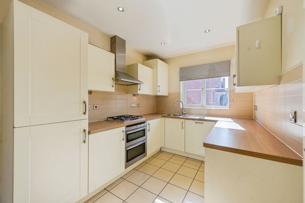 Property photo 3 of 17 Photo