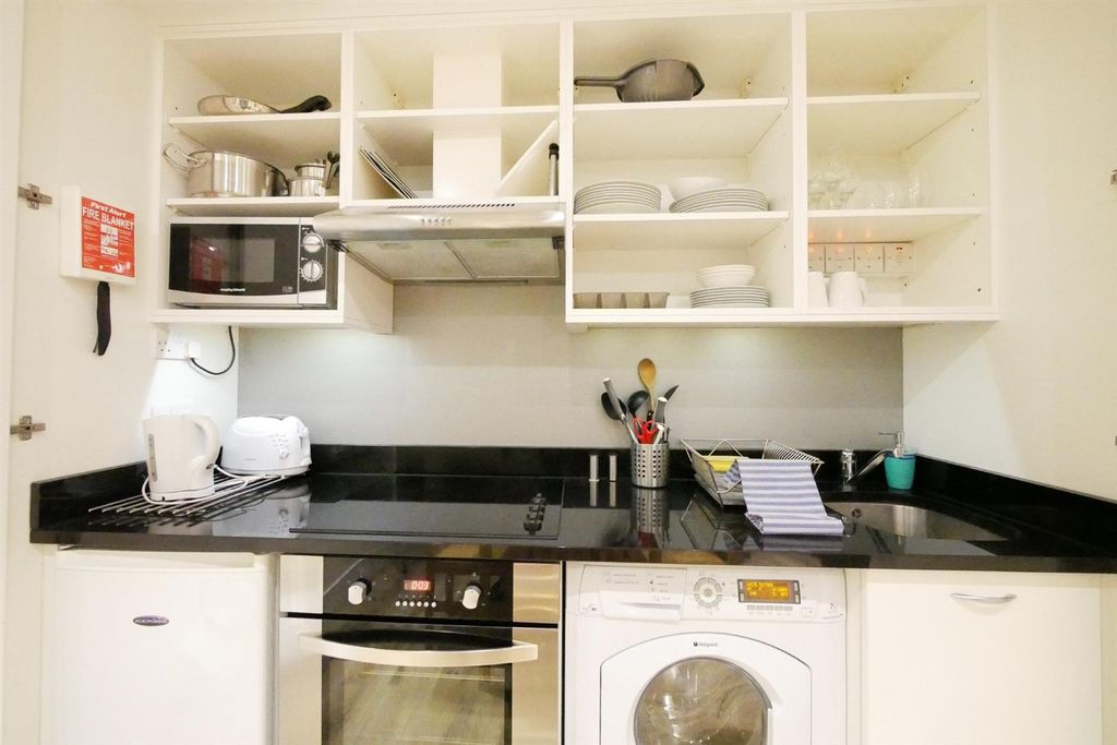 Property photo 3 of 5