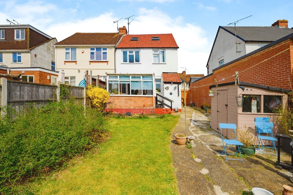 Property photo 2 of 17