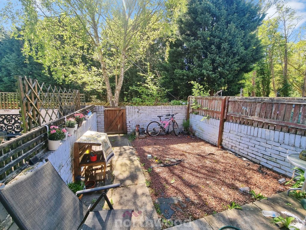 Property photo 3 of 8