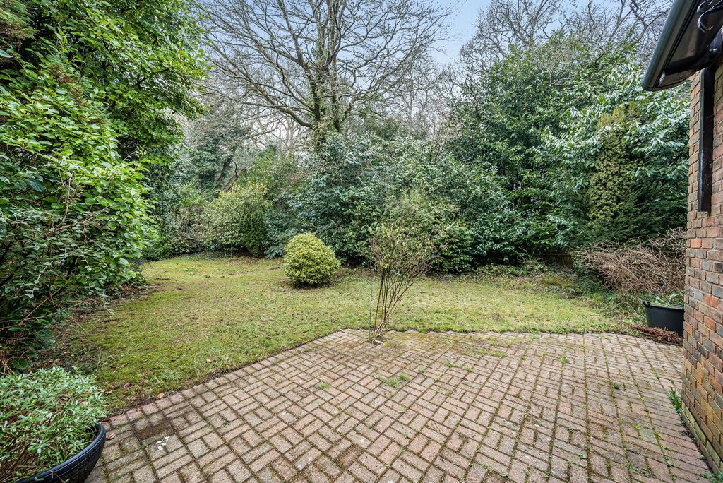 Property photo 3 of 13 Garden