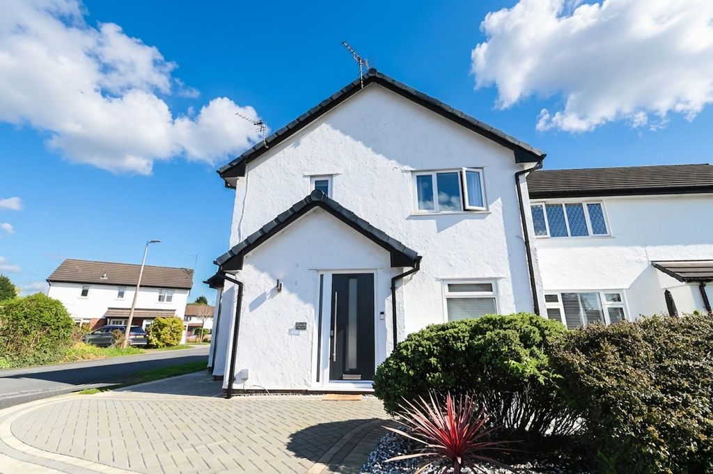 Property photo 2 of 16