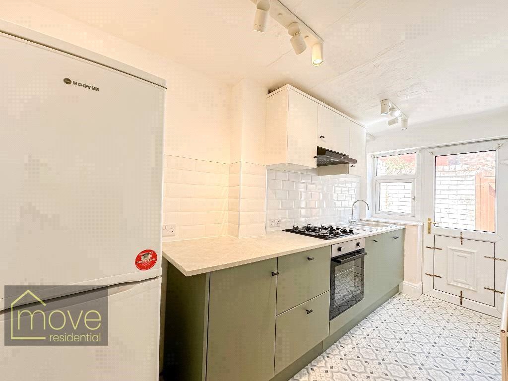 Property photo 2 of 9 Kitchen