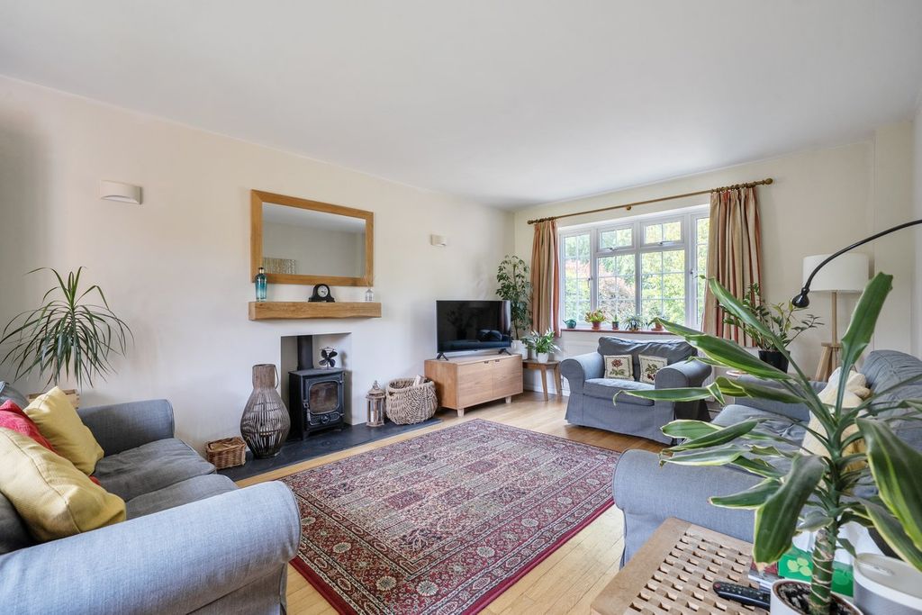 Property photo 2 of 31