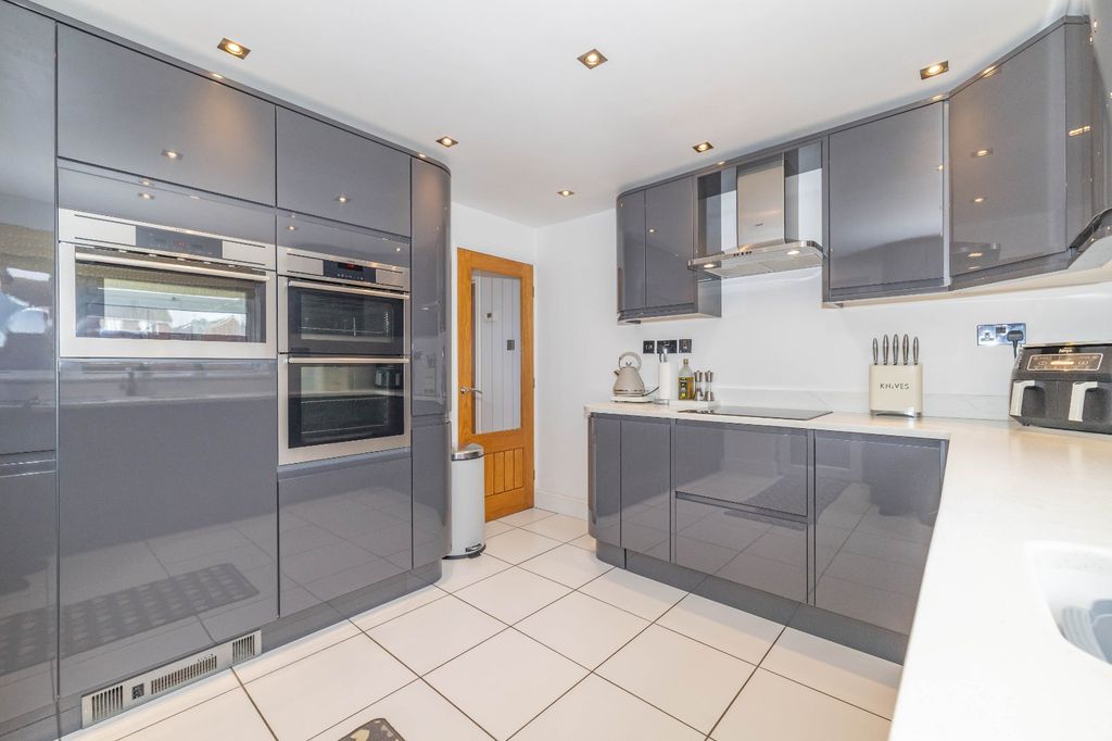 Property photo 2 of 18 Picture 2