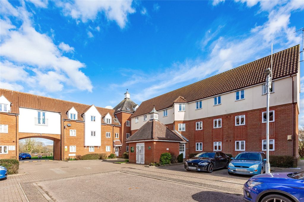 Property photo 2 of 16 Front