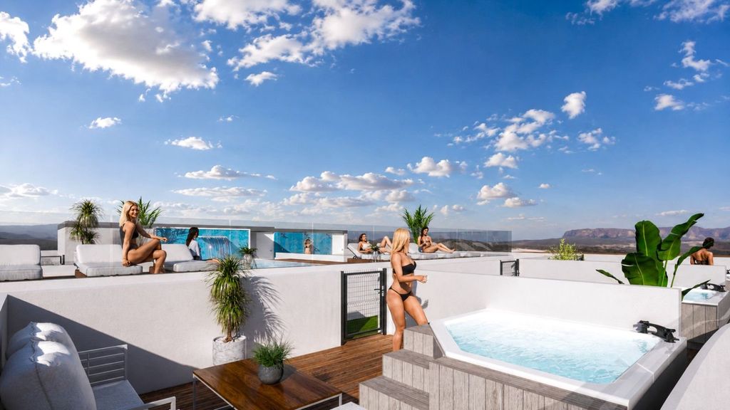 Property photo 1 of 9 Penthouse On The Beachfront In Torrevieja, Alicante