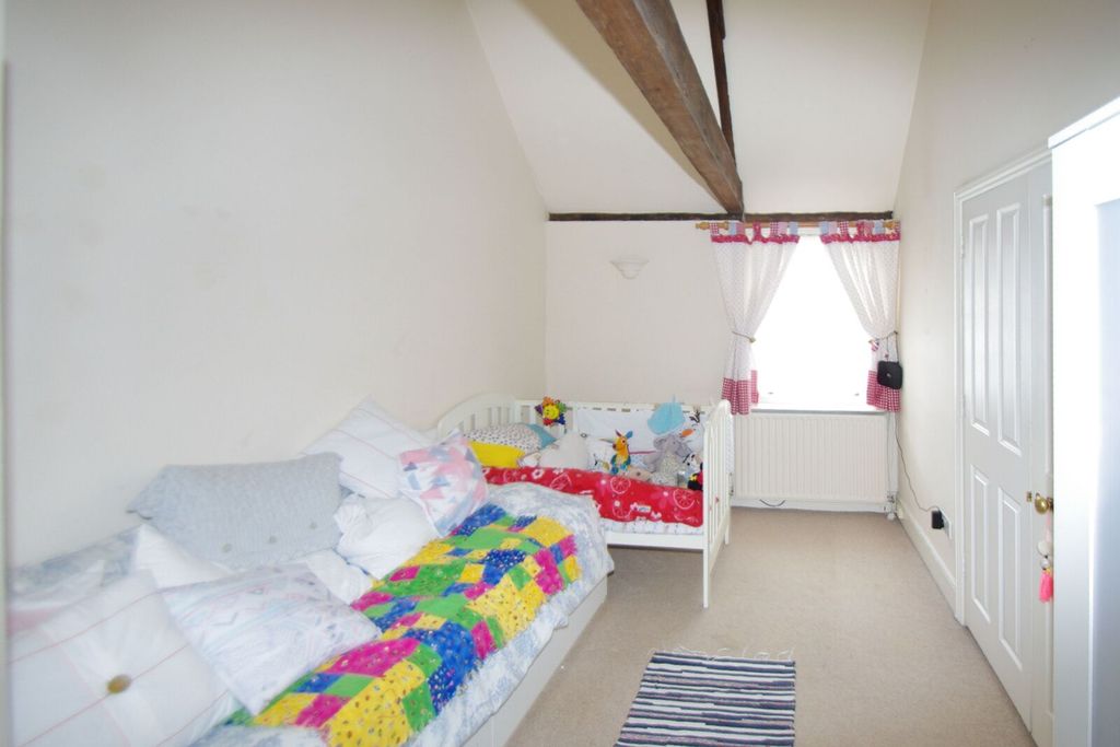 Property photo 2 of 6