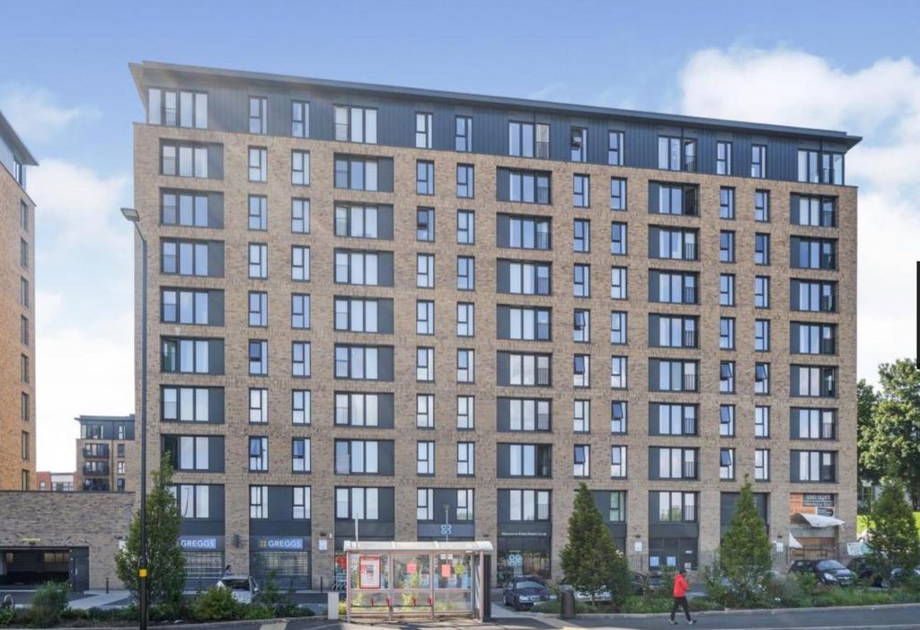 Property photo 1 of 7 Bedroom