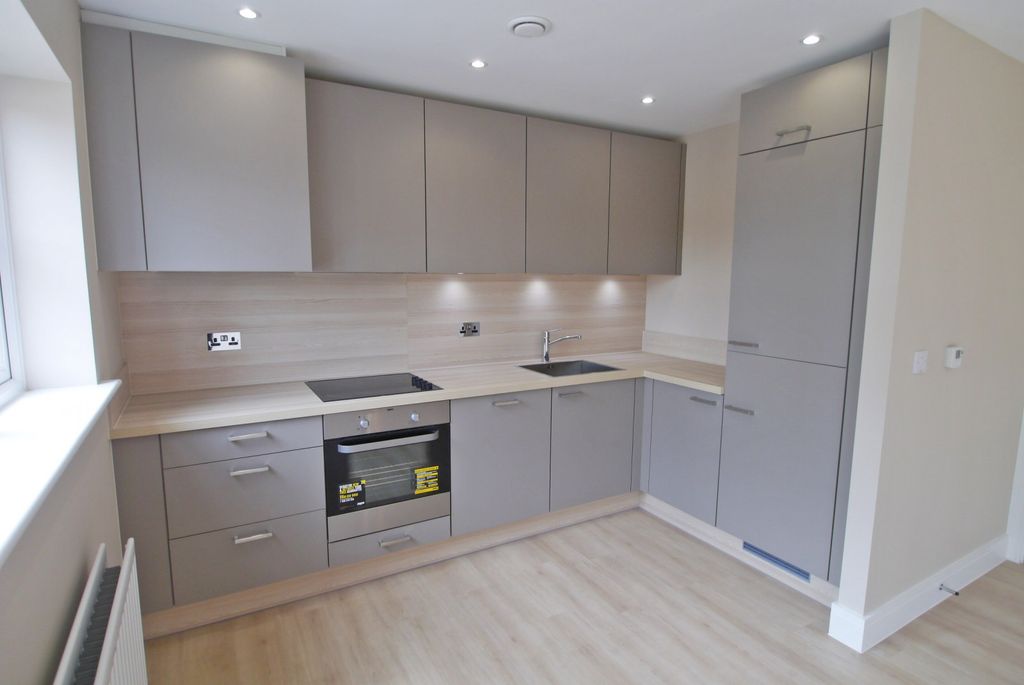 Property photo 2 of 9 Kitchen