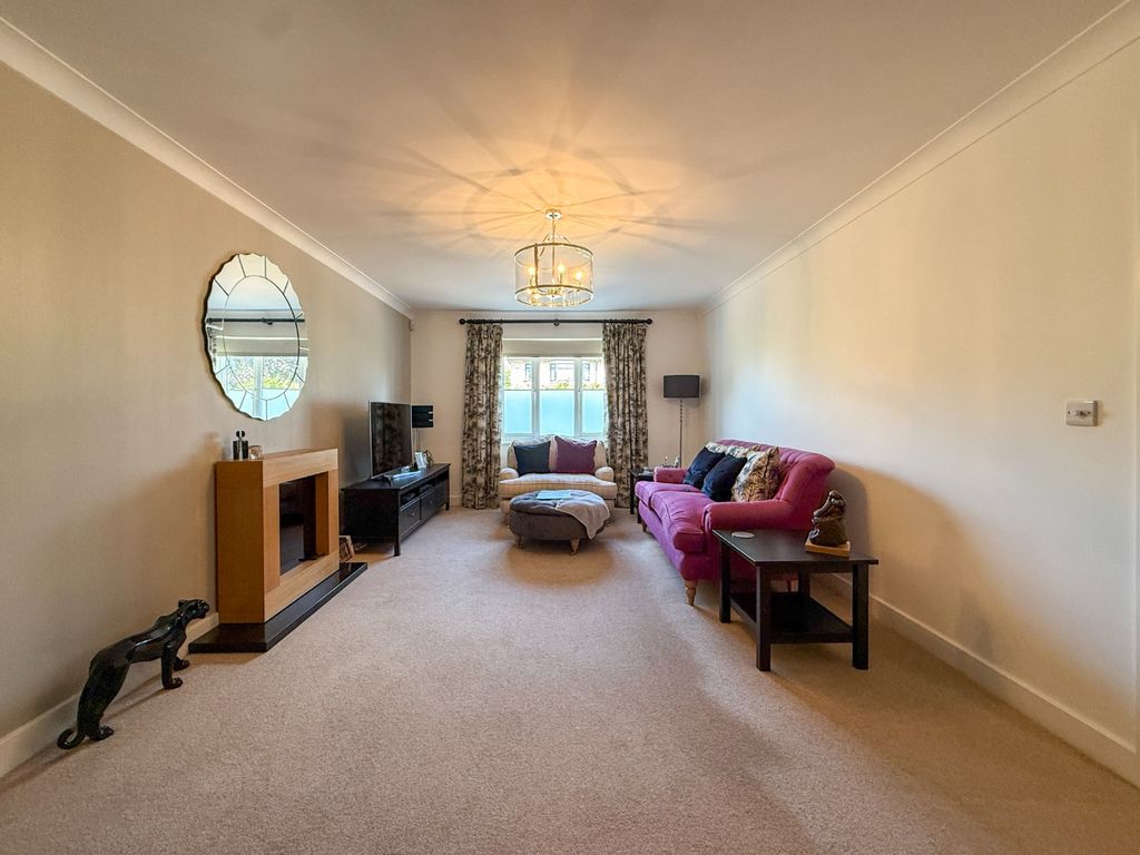 Property photo 3 of 24 4339275