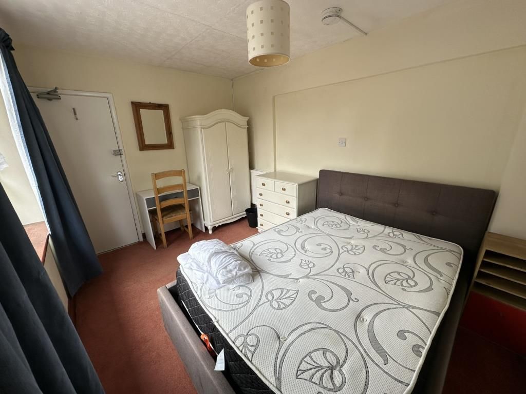 Property photo 3 of 12 Bedroom