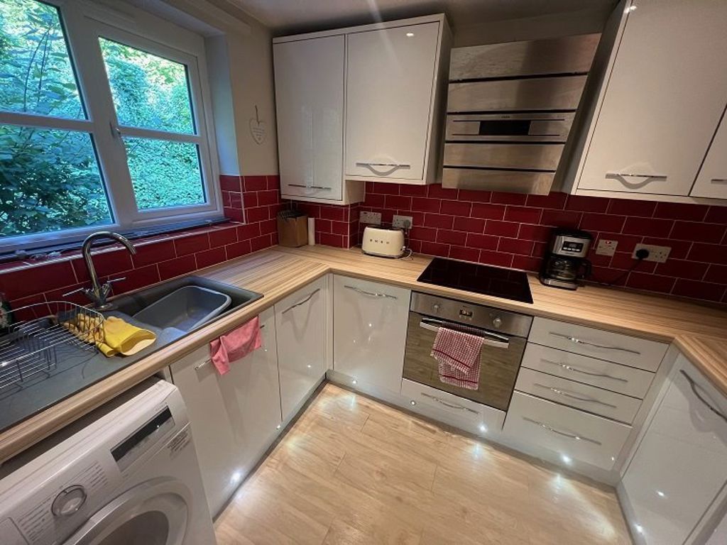 Property photo 3 of 6