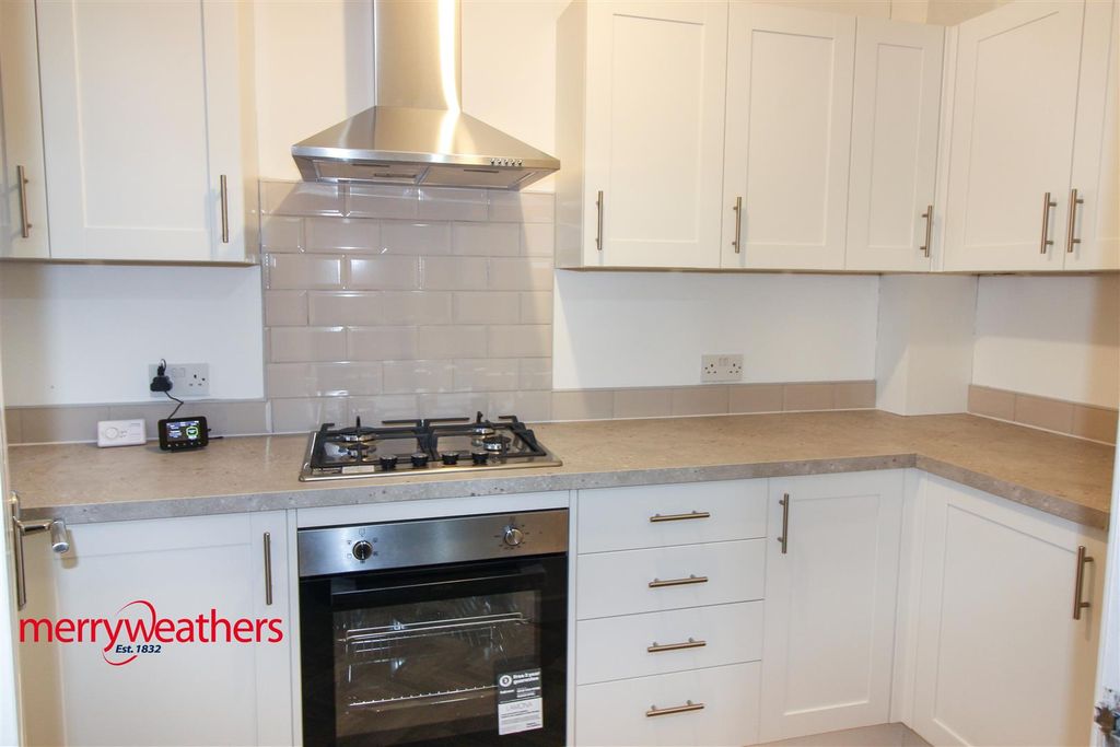 Property photo 3 of 13 Kitchen