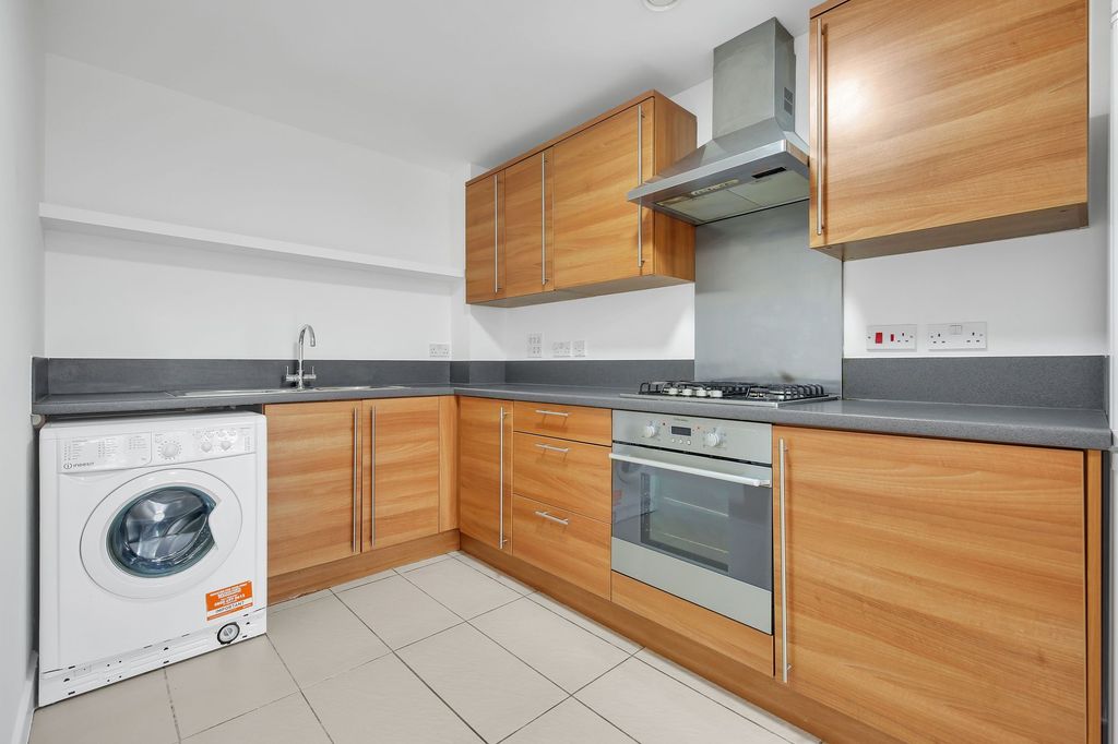 Property photo 2 of 24