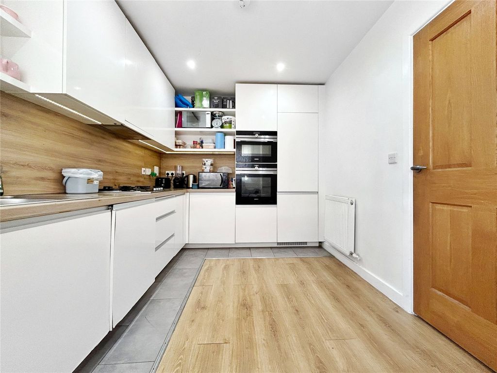 Property photo 2 of 12 Kitchen