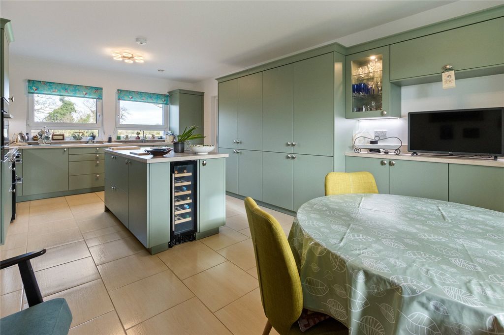 Property photo 2 of 43 Picture No. 29