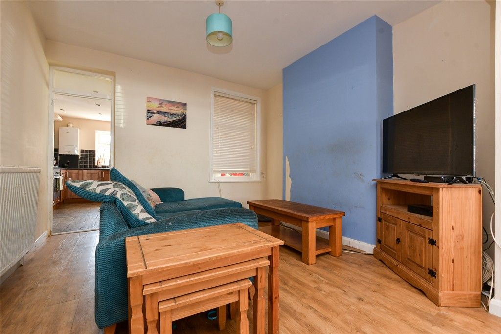 Property photo 2 of 8 Lounge