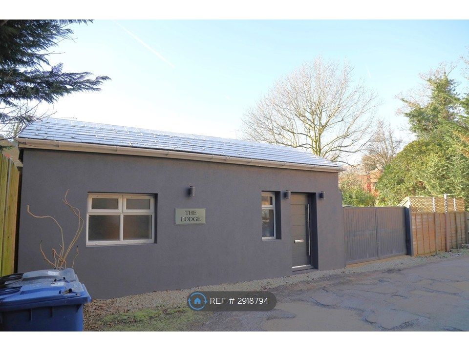 Property photo 1 of 12 Private Entrance Next To Car Park