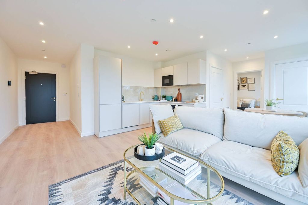 Property photo 3 of 10