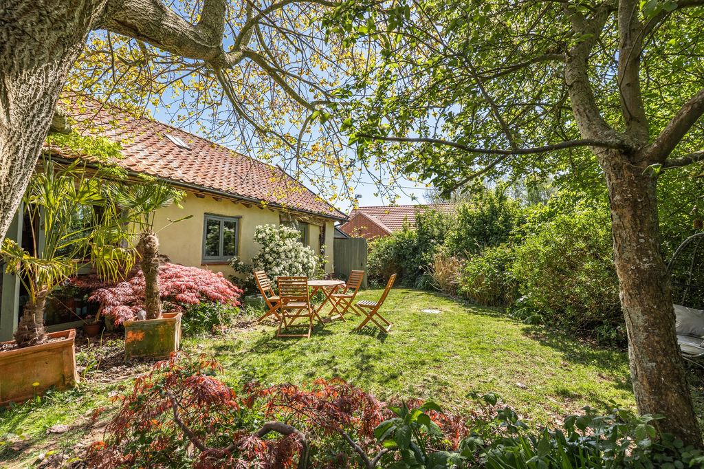 Property photo 1 of 23
