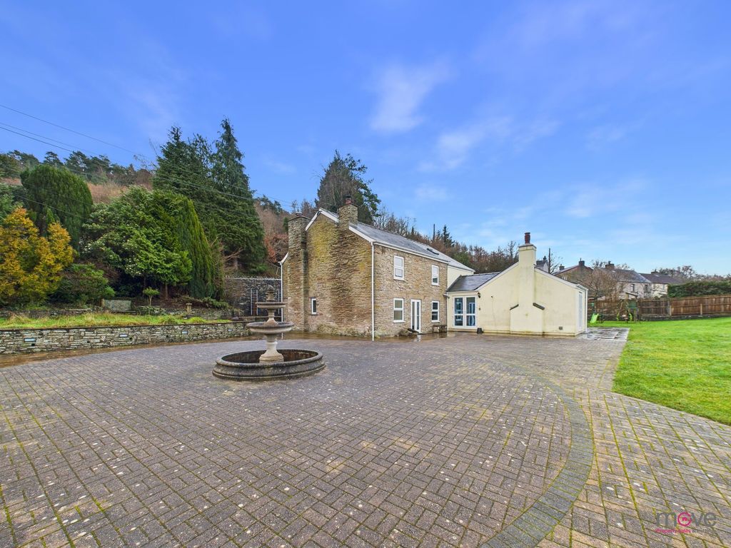 Property photo 1 of 25