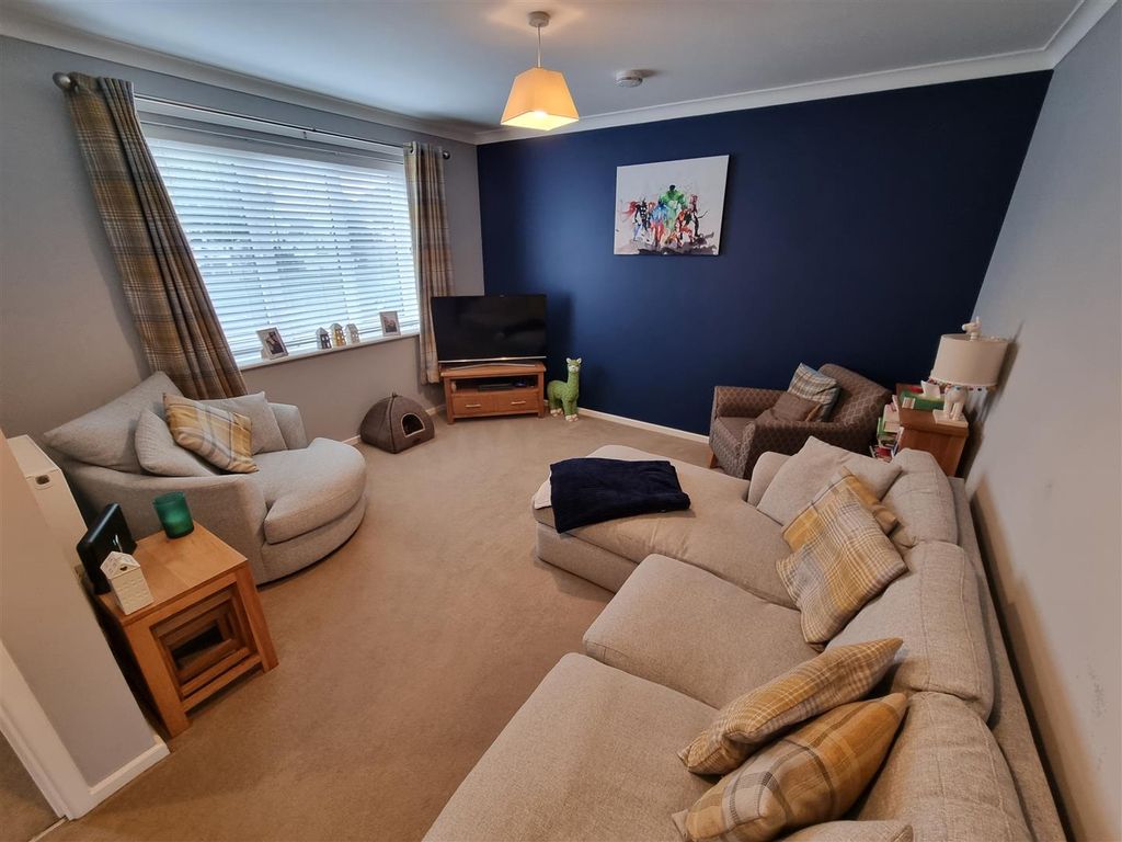 Property photo 3 of 16 Sitting Room.Jpg